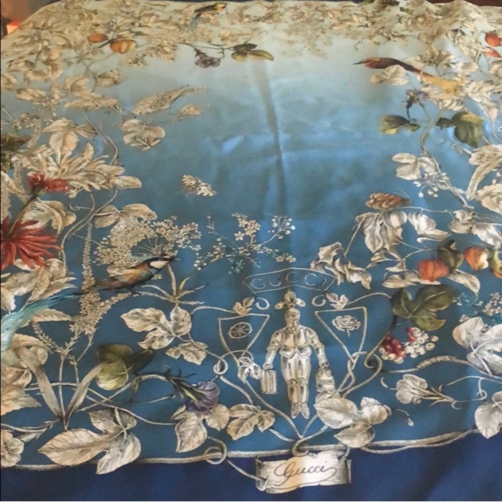 Gucci Foulard Wondergarden Silk Scarf